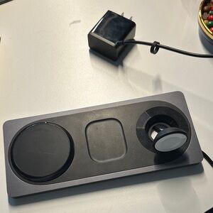 Wireless Charging Station - Black